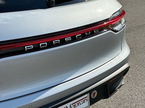 Certified 2026 Porsche Macan AWD/4WD image 34