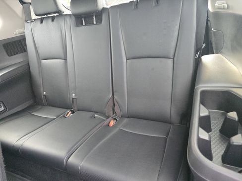 Certified 2024 Toyota Grand Highlander XLE image 11