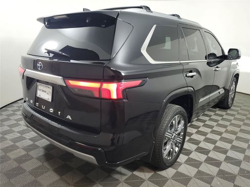 Used 2023 Toyota Sequoia Capstone AWD/4WD image 6