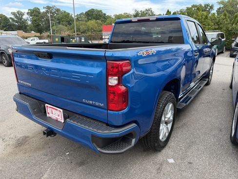 Used 2022 Chevrolet Silverado 1500 Custom AWD/4WD image 10