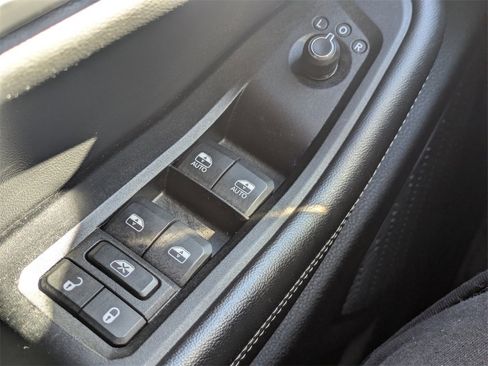 Used 2023 Jeep Grand Cherokee L Laredo image 24