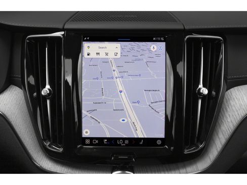 Used 2022 Volvo XC60 B5 Momentum w/ Climate Package FWD image 14