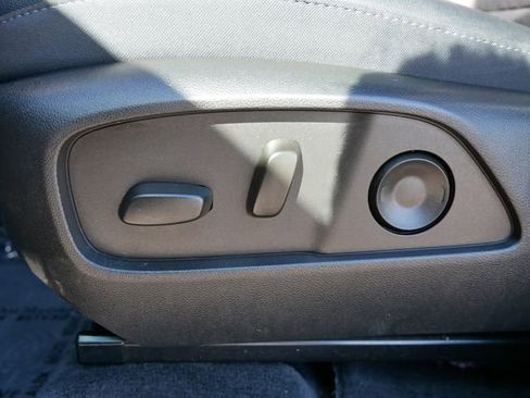 Used 2025 Chevrolet Equinox LT w/ Convenience Package II AWD/4WD image 13
