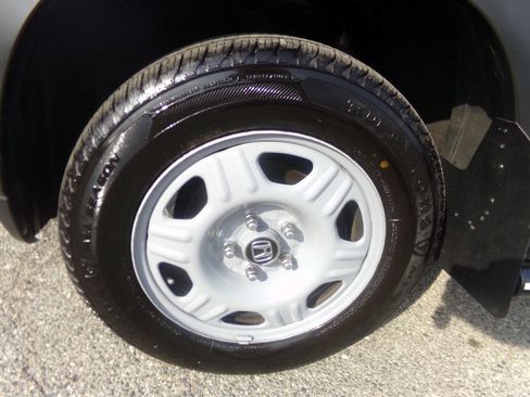 Used 2005 Honda CR-V LX image 16