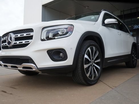 Used 2023 Mercedes-Benz GLB 250 4MATIC image 5