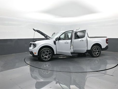 New 2025 Ford Maverick Lariat w/ 4K Tow Package image 39