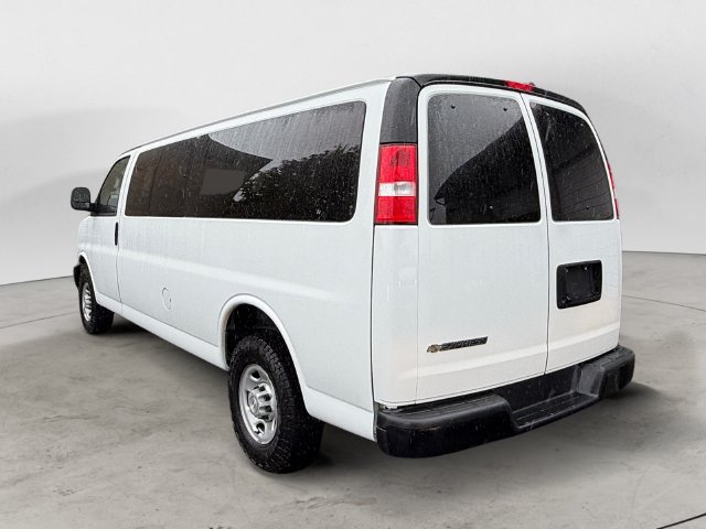 Used 2023 Chevrolet Express 3500 LS w/ Cold Climate Package RWD image 7