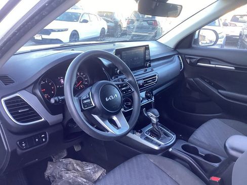 Certified 2023 Kia Seltos LX image 14