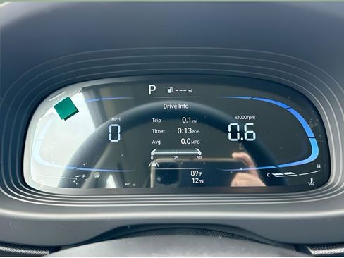 Used 2024 Hyundai Venue Limited image 12