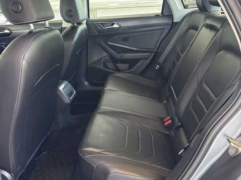 Certified 2022 Volkswagen Jetta SEL FWD image 9