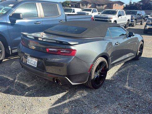 Used 2018 Chevrolet Camaro LT RWD image 3