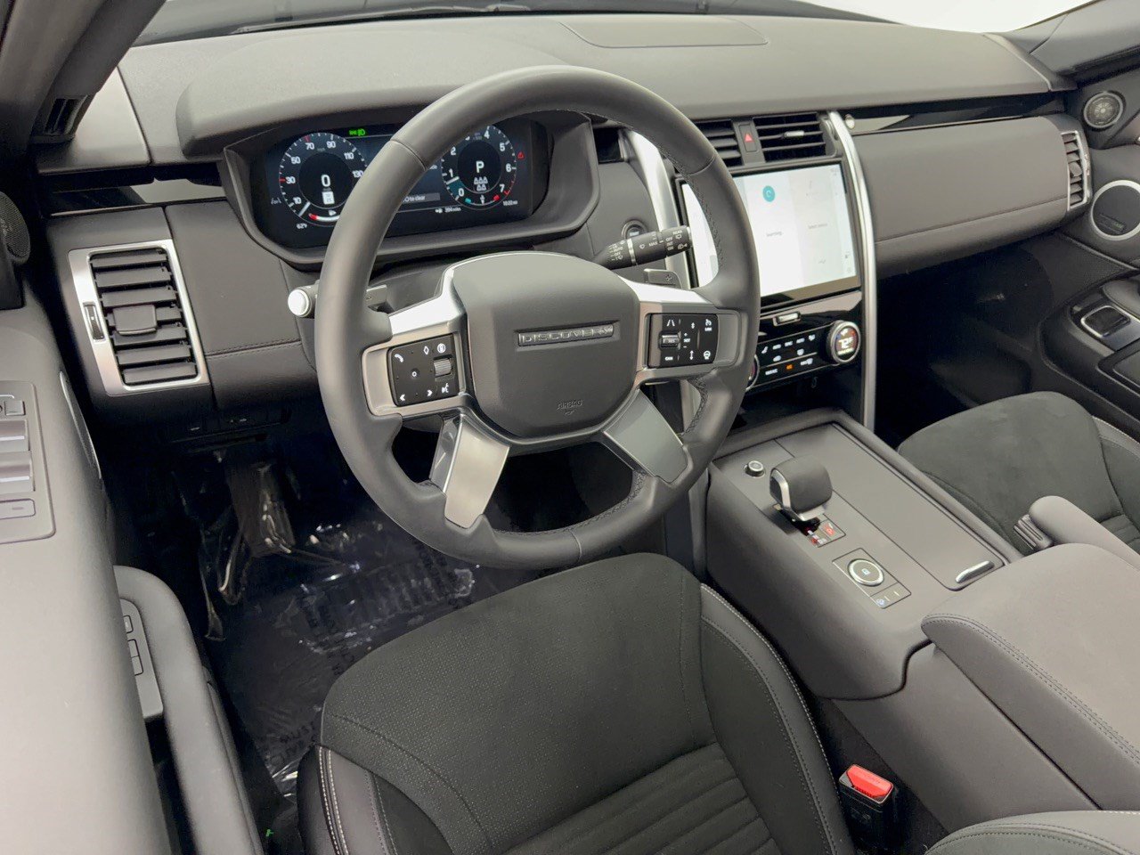 Certified 2026 Land Rover Discovery S AWD/4WD image 4