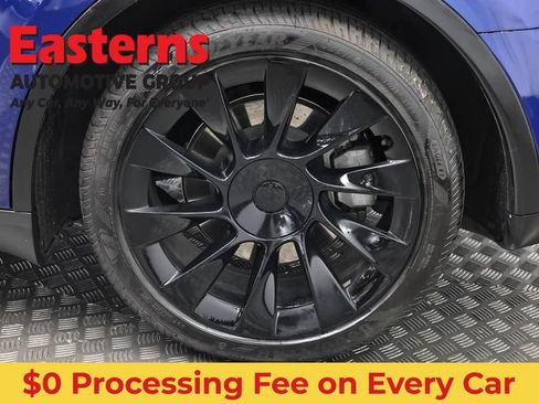 Used 2021 Tesla Model Y Long Range AWD/4WD image 27