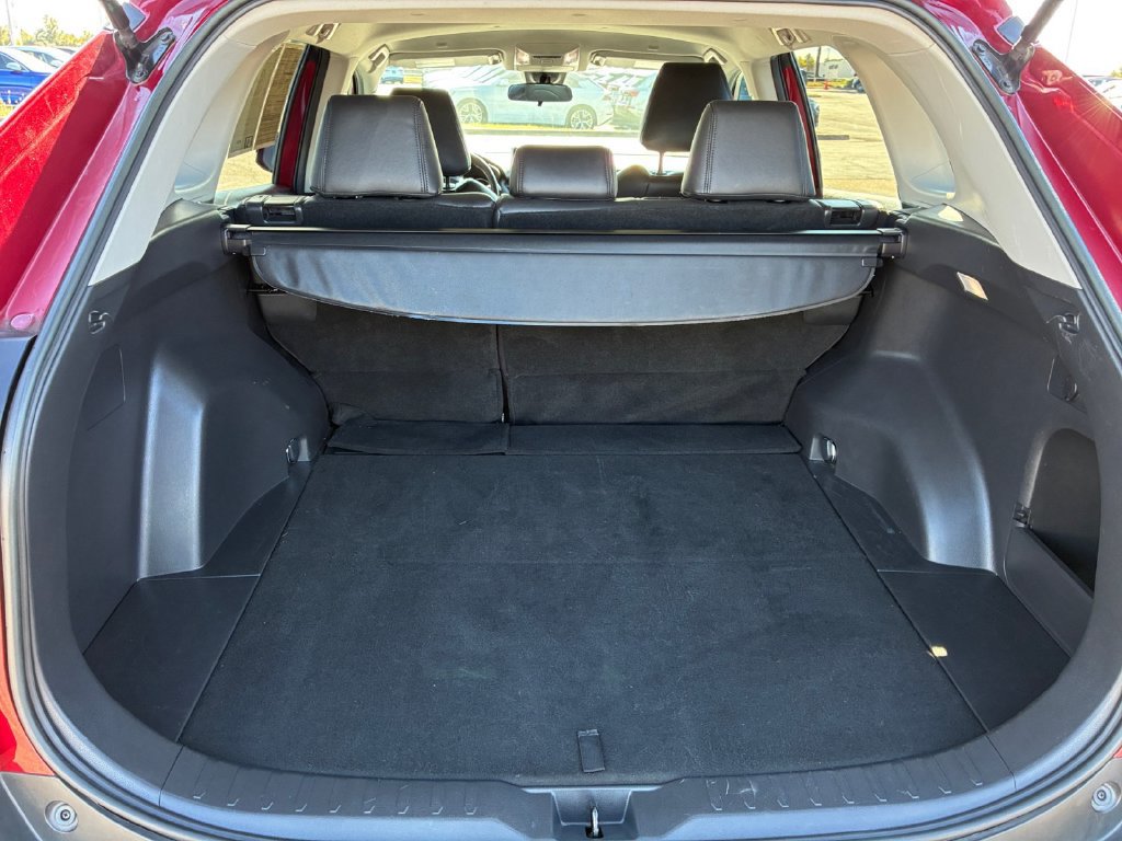 Used 2023 Toyota RAV4 XLE FWD image 5