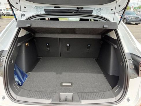 New 2026 Chevrolet Trax LT w/ Sunroof Package FWD image 17