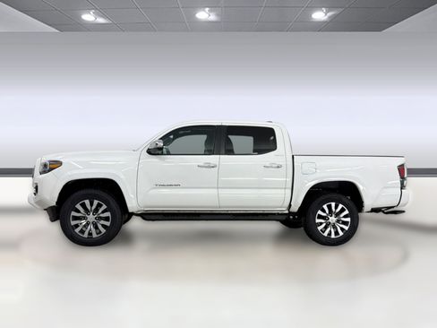Used 2023 Toyota Tacoma Limited AWD/4WD image 2