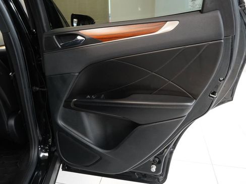 Used 2017 Lincoln MKC Reserve w/ Lincoln MKC Climate Package image 30