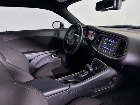 Used 2022 Dodge Challenger R/T w/ Driver Convenience Group image 27