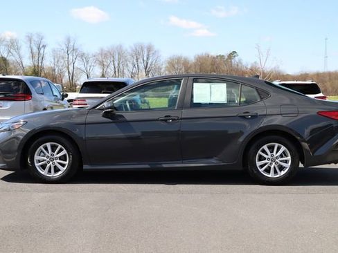 Used 2025 Toyota Camry LE FWD image 4