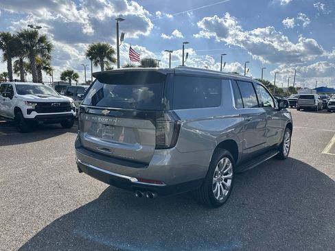 Certified 2025 Chevrolet Suburban Premier image 16