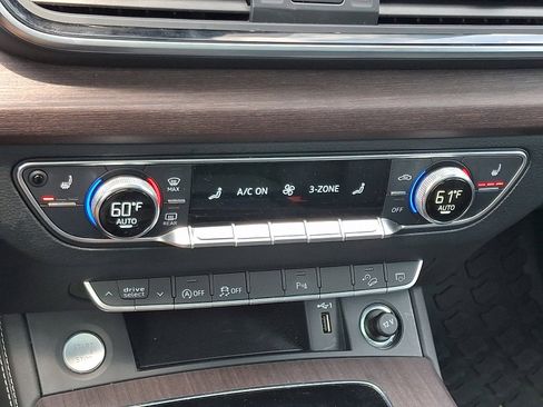 Used 2021 Audi Q5 2.0T Premium Plus w/ Premium Plus Package AWD/4WD image 16