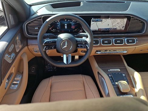 New 2026 Mercedes-Benz GLS 580 4MATIC image 7