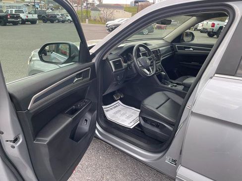 Used 2021 Volkswagen Atlas SE w/ Panoramic Sunroof Package image 13