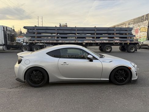 Used 2013 Scion FR-S 10 Series image 6