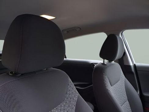 Used 2019 Hyundai Ioniq Plug-In Hybrid image 16