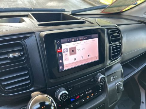 Used 2025 RAM ProMaster 2500 w/ Convenience Group FWD image 7