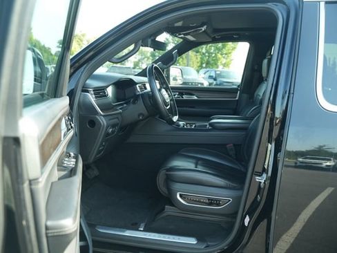 Used 2023 Jeep Grand Wagoneer Series II AWD/4WD image 14