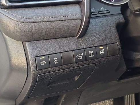 Used 2022 Toyota Camry XLE w/ Navigation Upgrade Package image 8
