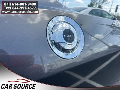 Used 2016 Dodge Challenger SXT image 18