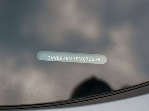 Used 2025 Volkswagen Tiguan S AWD/4WD image 31