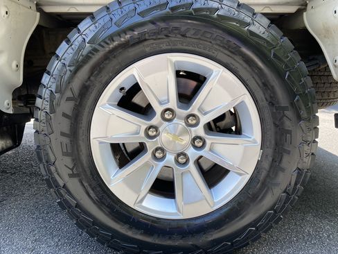 Used 2020 Chevrolet Silverado 1500 LT w/ Trailering Package AWD/4WD image 41