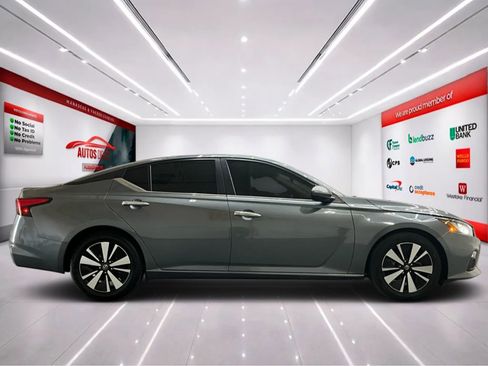 Used 2021 Nissan Altima 2.5 SV FWD image 9