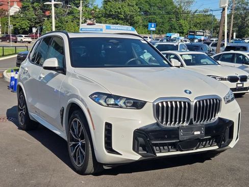 Used 2024 BMW X5 xDrive50e w/ Executive Package AWD/4WD image 3