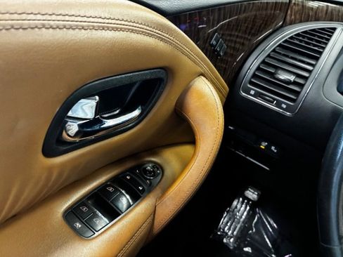 Used 2017 Nissan Armada Platinum w/ Interior Lighting Package RWD image 16