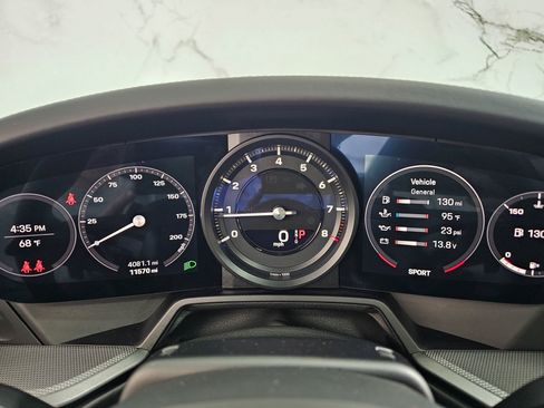 Used 2022 Porsche 911 Carrera 4S w/ Sport Package image 30