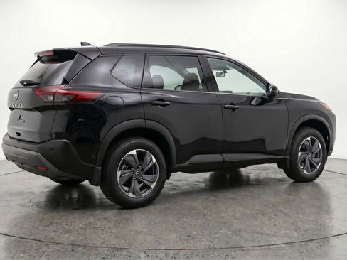 Used 2025 Nissan Rogue SV FWD image 9