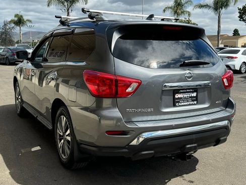 Used 2020 Nissan Pathfinder S image 8