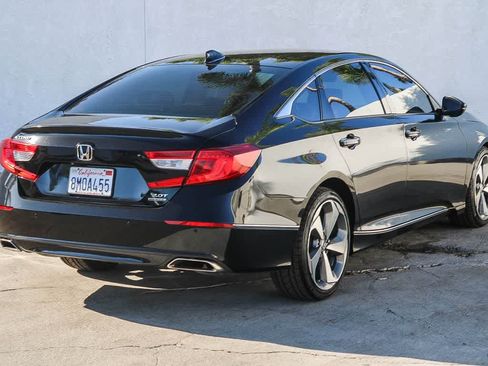 Used 2019 Honda Accord Touring image 6