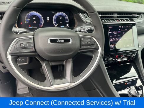 New 2025 Jeep Grand Cherokee L Altitude image 9