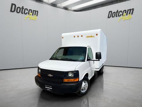 Used 2009 Chevrolet Express 3500 image 3