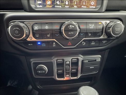 Used 2023 Jeep Wrangler Unlimited Sahara AWD/4WD image 48
