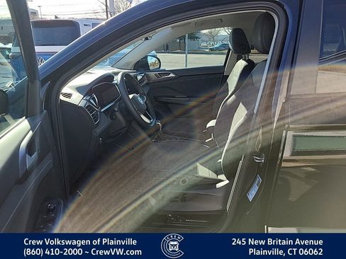 New 2026 Volkswagen Taos SE image 13