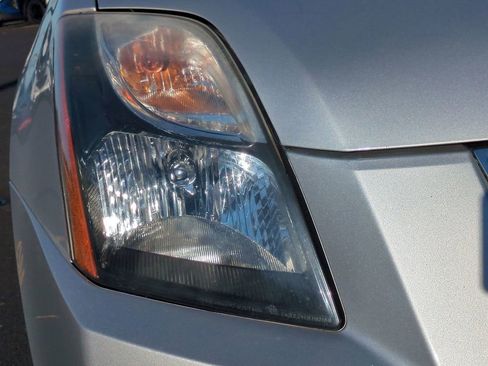 Used 2011 Nissan Sentra 2.0 SR w/ Convenience Pkg image 10