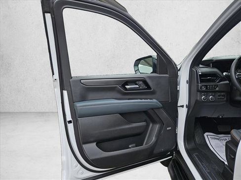 Used 2026 GMC Yukon AT4 w/ AT4 Preferred Package AWD/4WD image 12