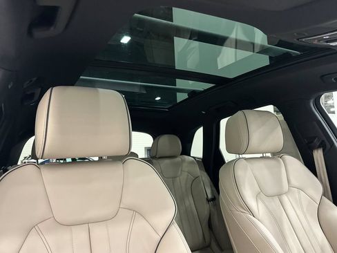 Used 2025 Audi Q5 2.0T Premium w/ Convenience Plus Package AWD/4WD image 19