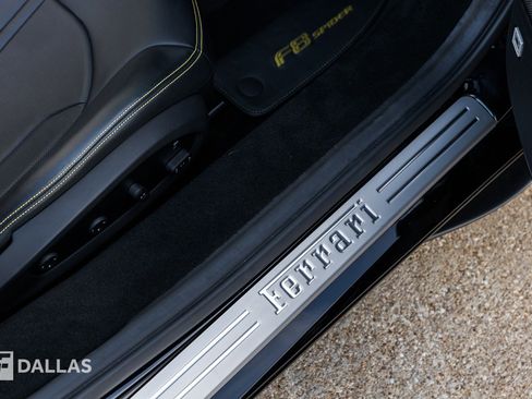 Used 2021 Ferrari F8 Tributo image 34